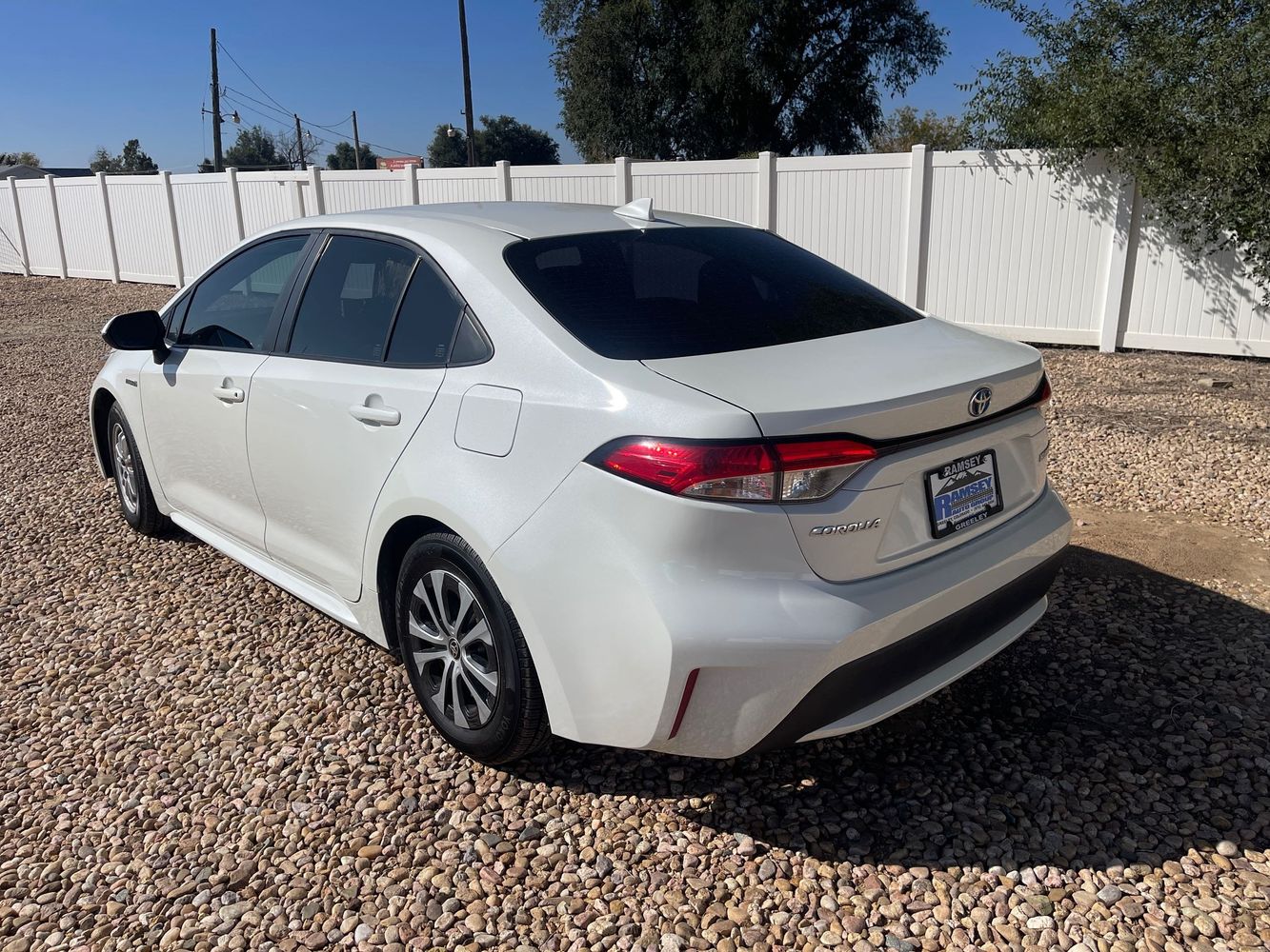2020 Toyota Corolla Hybrid LE photo 3