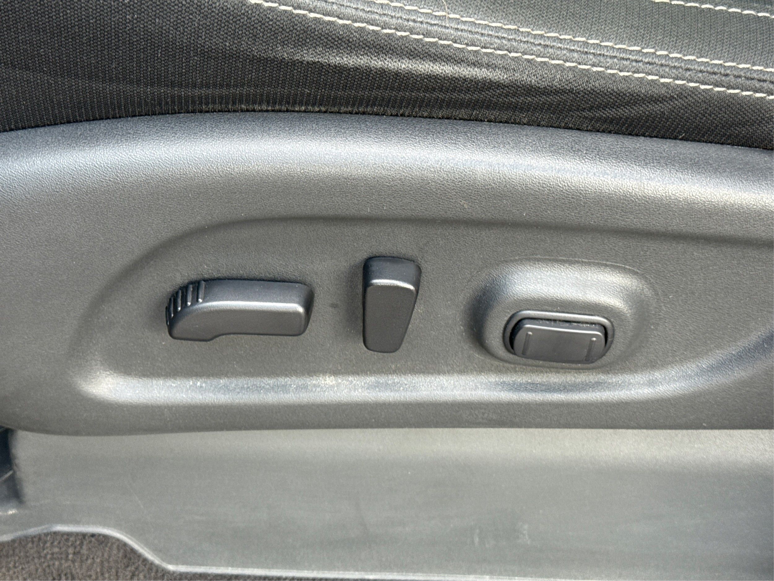 2018 Nissan Titan SV photo 19