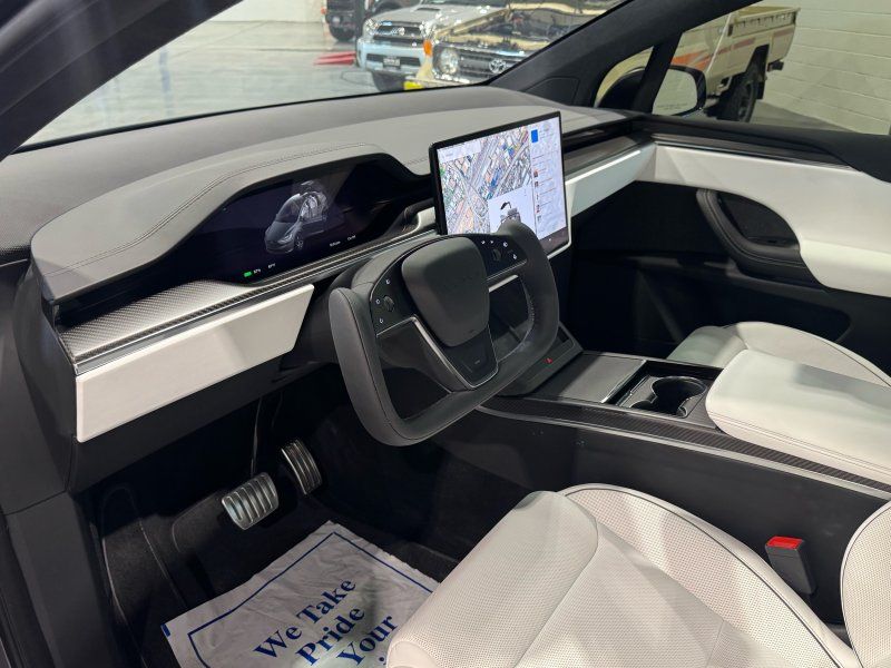 2022 Tesla Model X Plaid, photo 10