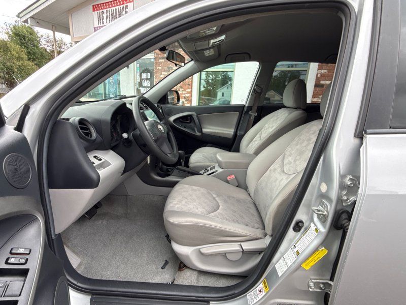 2009 Toyota RAV4 Base photo 10