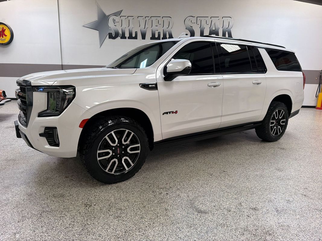 2022 GMC Yukon XL AT4