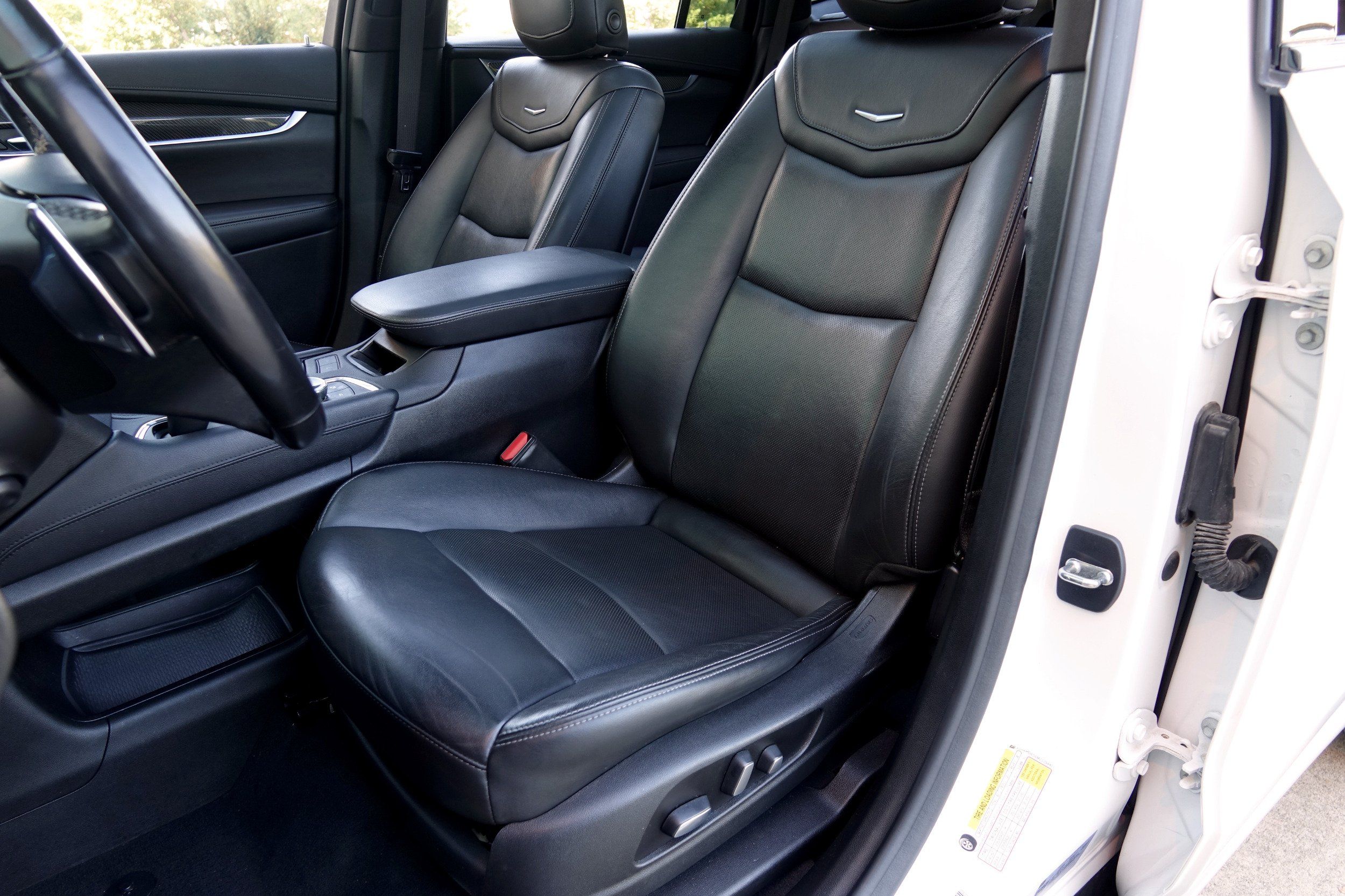 2021 Cadillac XT6 Sport photo 3