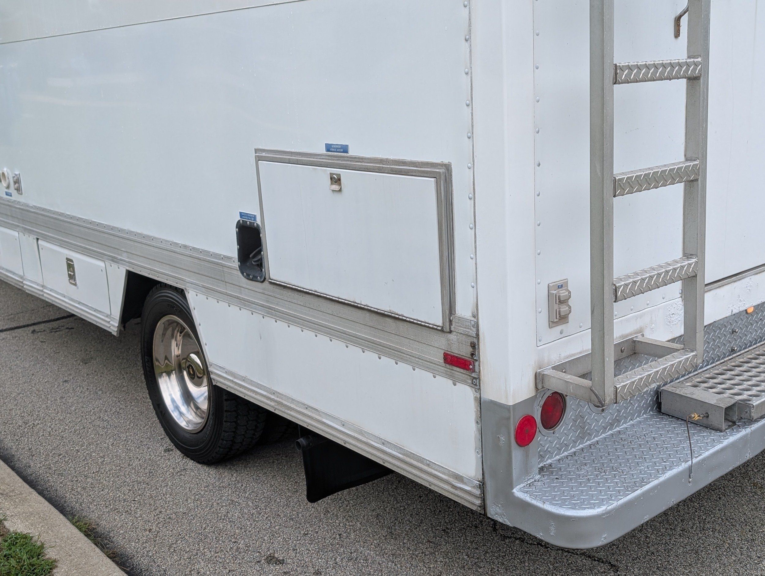 2000 Ford F-550 photo 44