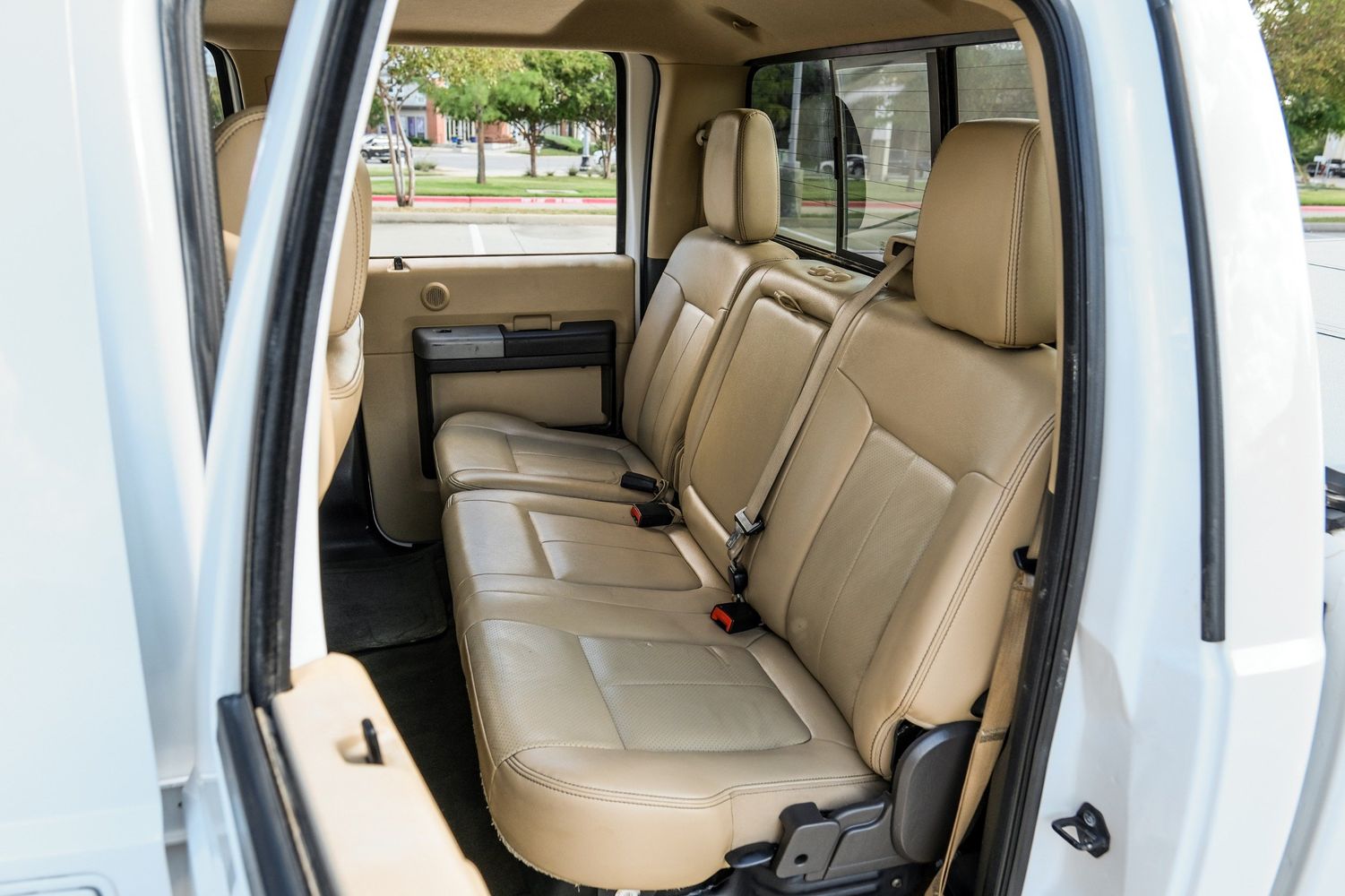 2013 Ford F-250 Platinum photo 37