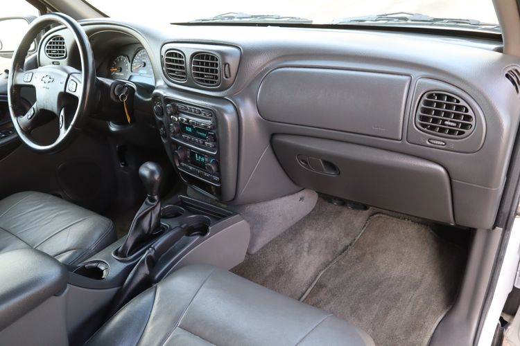 2004 Chevrolet TrailBlazer LT | Victory Motors of Colorado