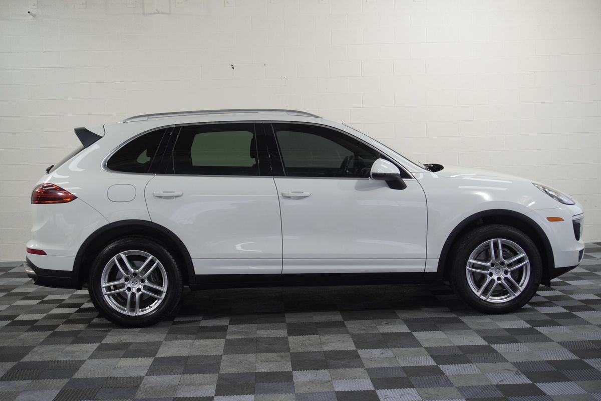2016 Porsche Cayenne Base