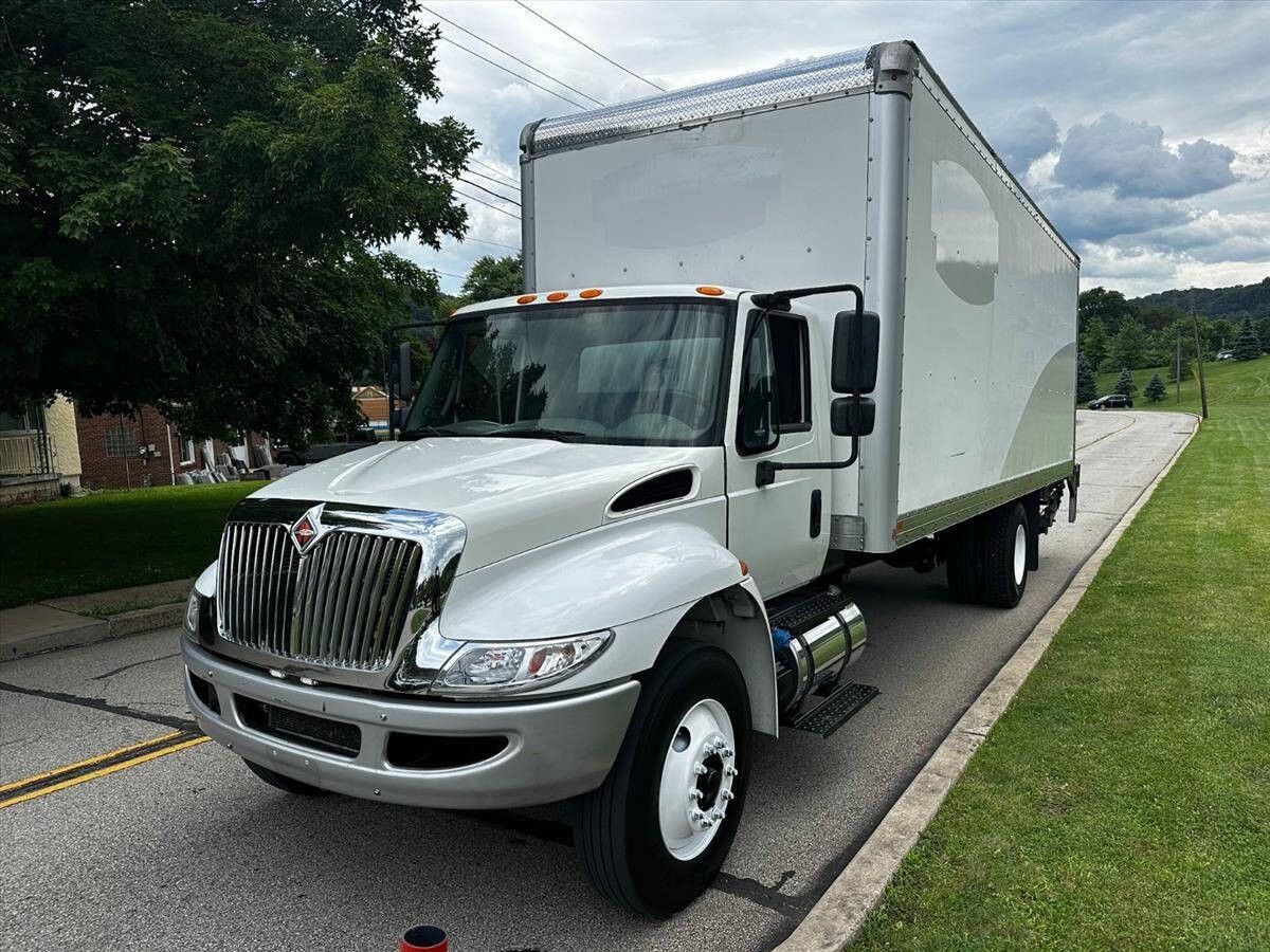 2019 International DuraStar 4300 10