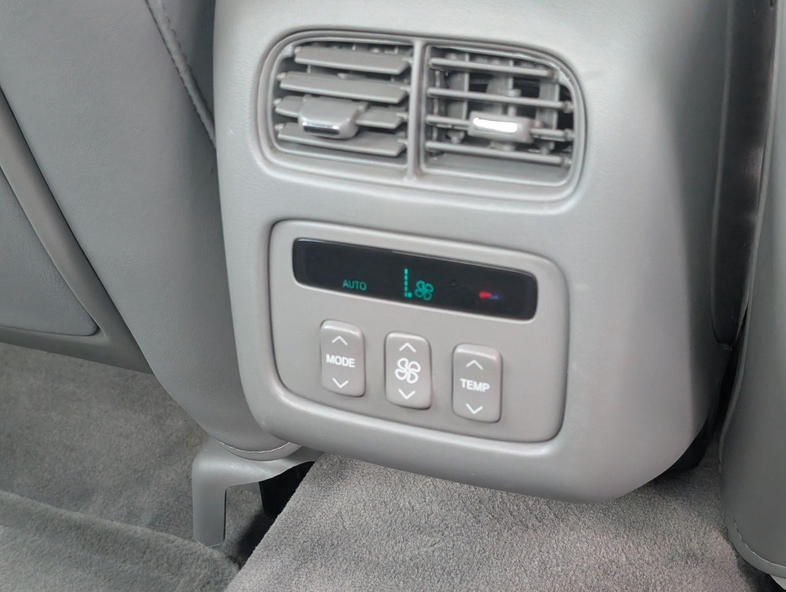 2005 Cadillac DeVille 125