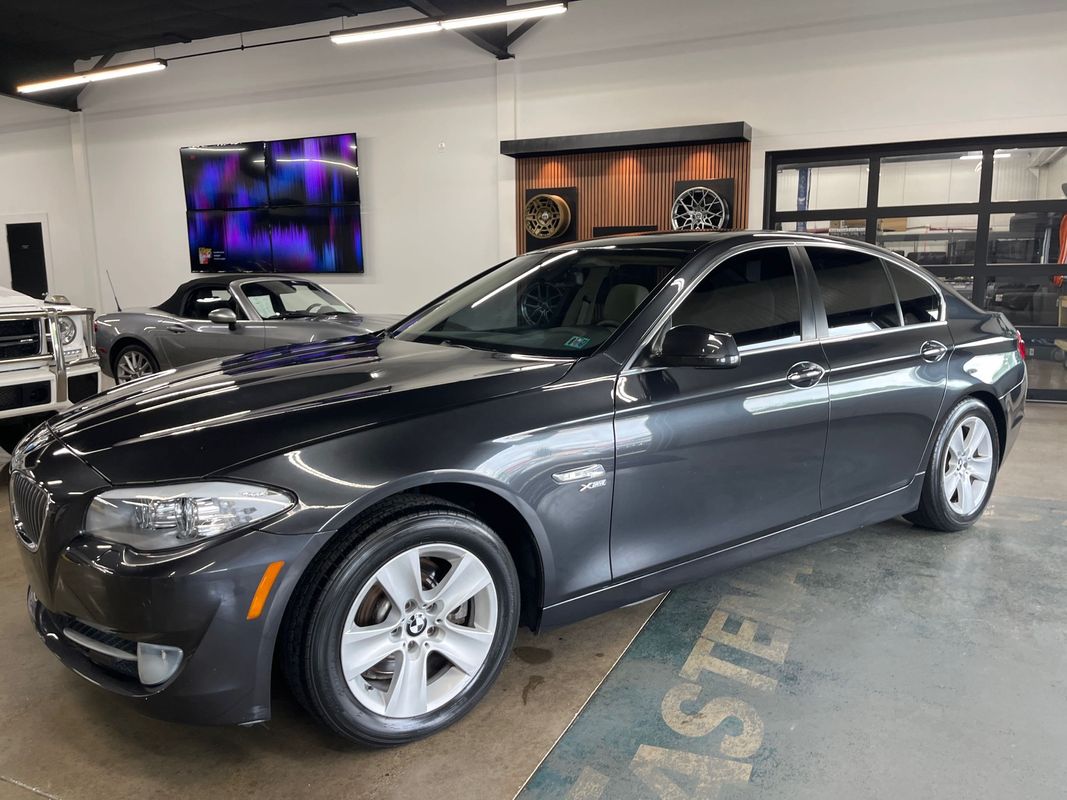 2012 BMW 5 Series 528i xDrive Sedan AWD