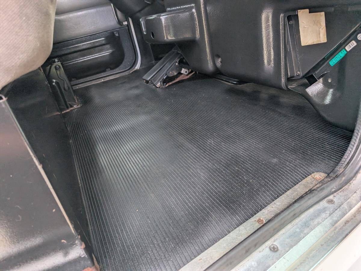 2007 Peterbilt 335 42