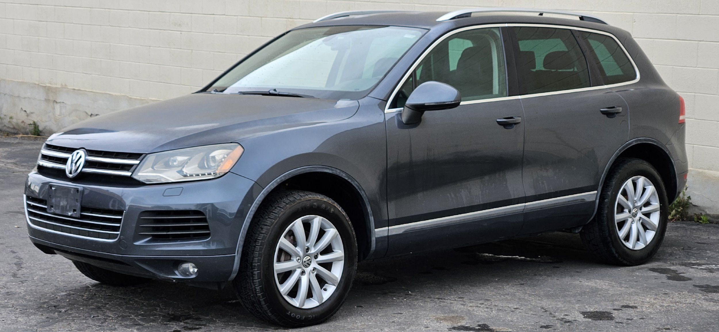 2011 Volkswagen Touareg Sport VR6's photo