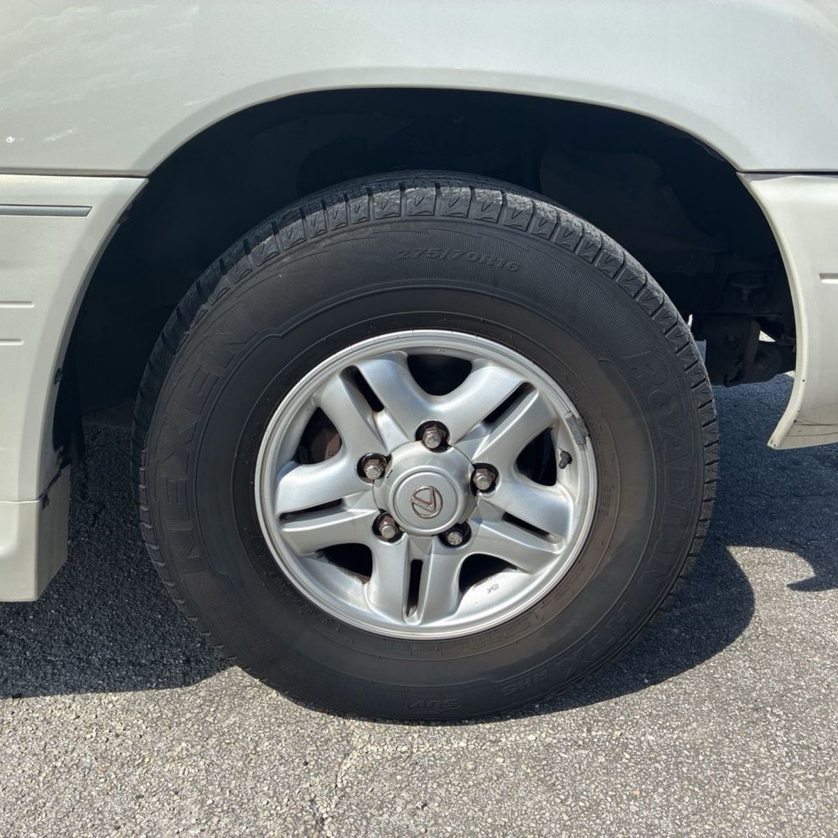 2000 Lexus LX 470 12