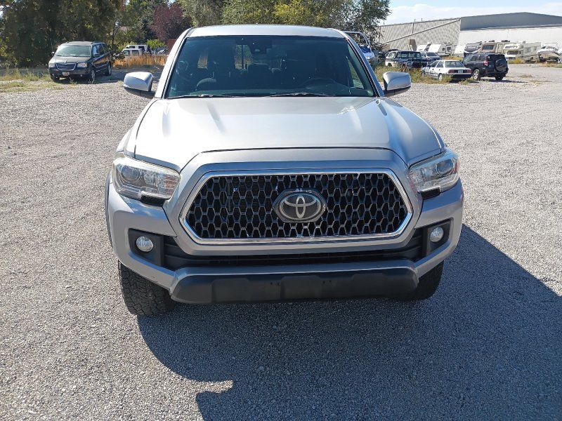 2018 Toyota Tacoma TRD photo 8