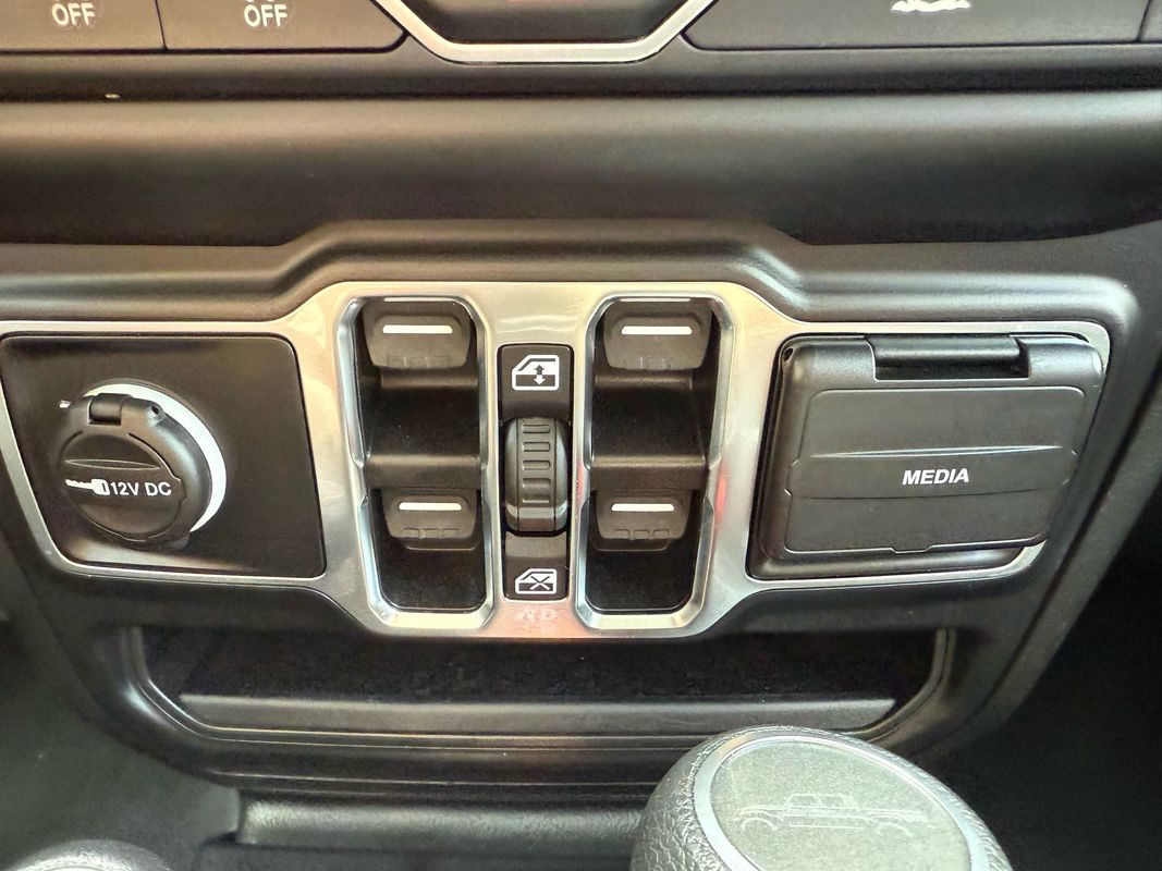 2023 Jeep Gladiator Overland - Photo 23