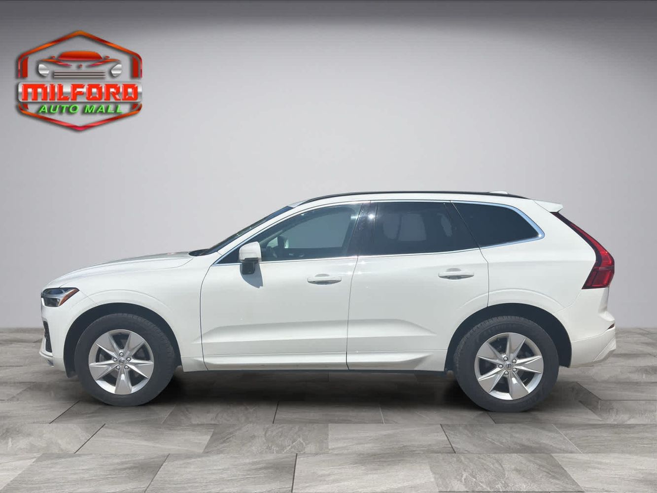 2022 Volvo XC60 B5 Momentum photo 8