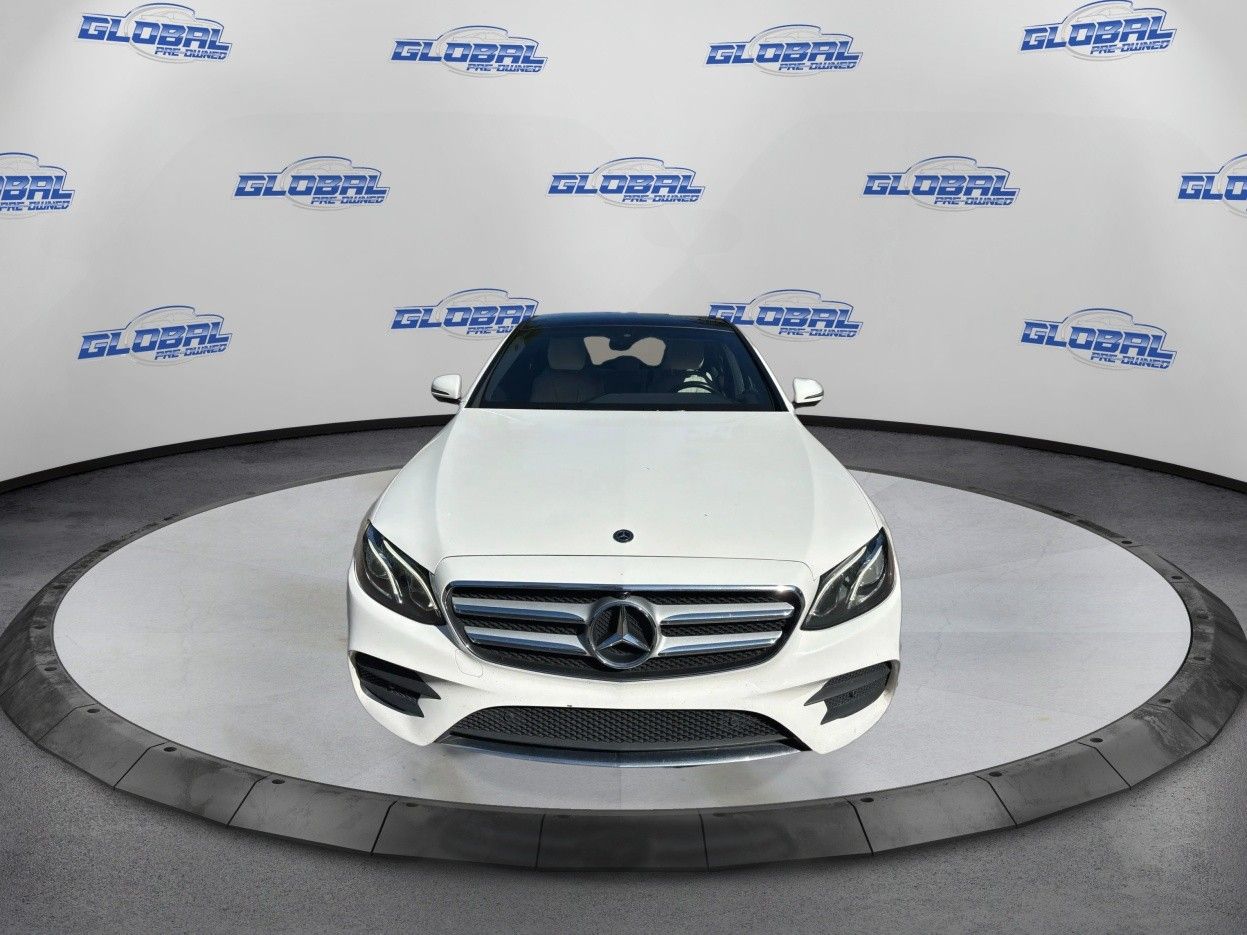 Mercedes-Benz e photo 2