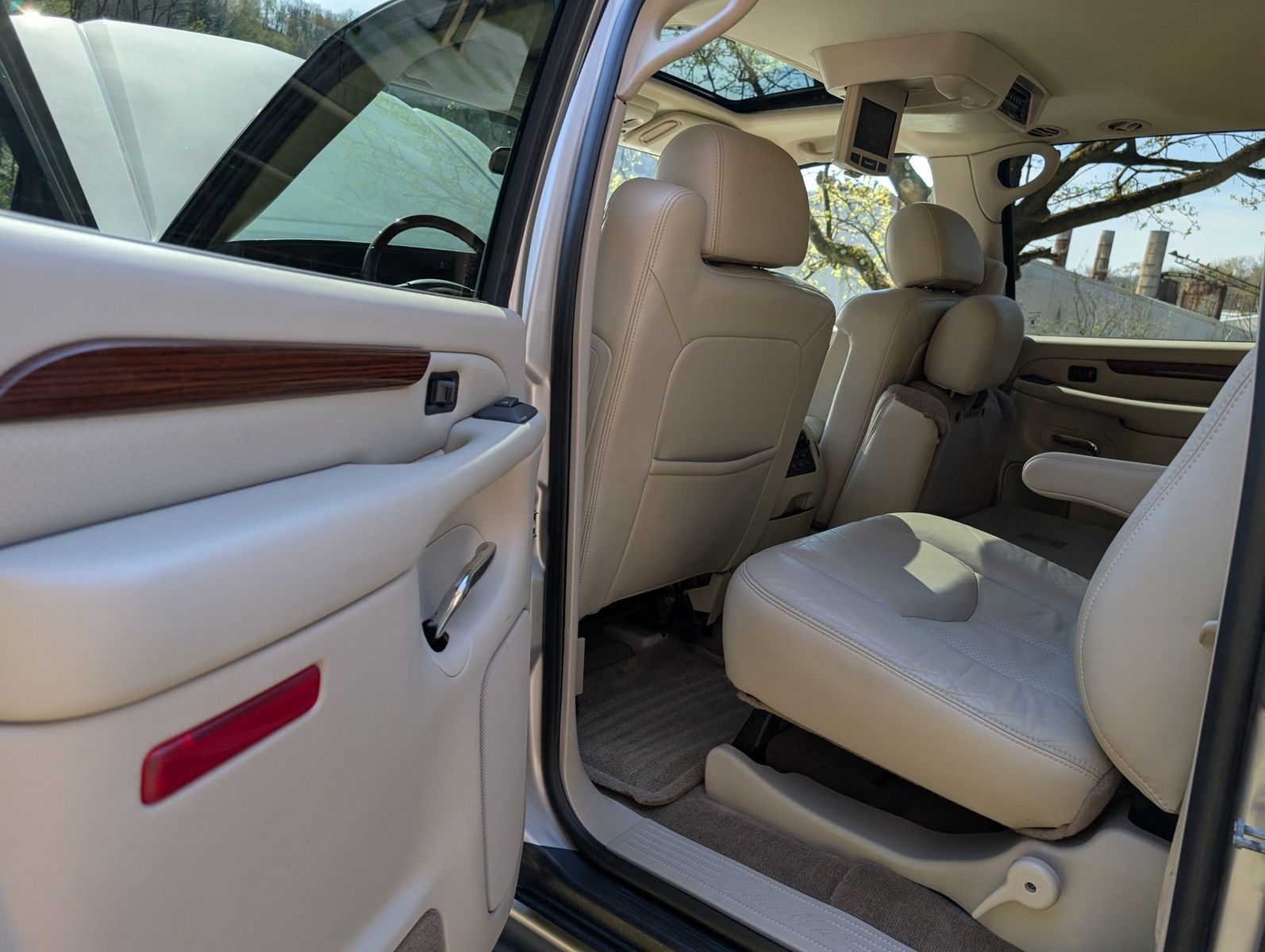 2004 Cadillac Escalade ESV 218