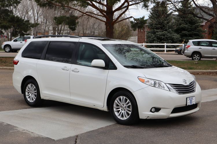 Toyota Sienna Xle 2016