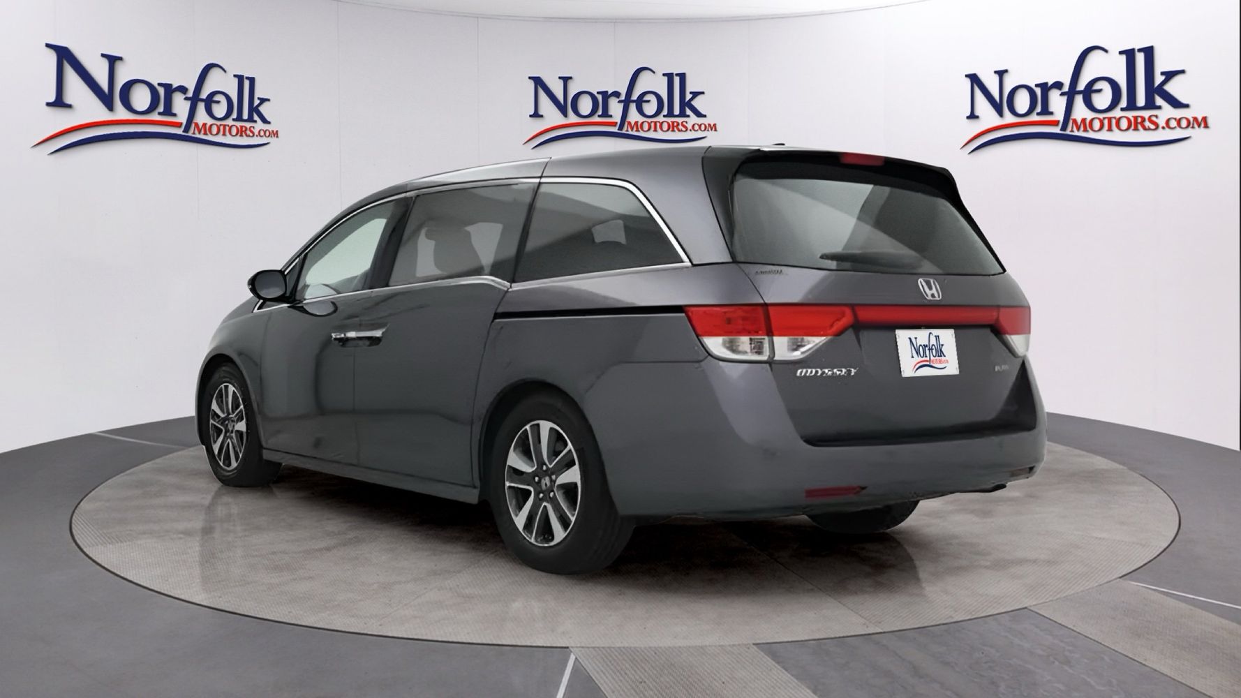 2016 Honda Odyssey Touring Elite photo 4
