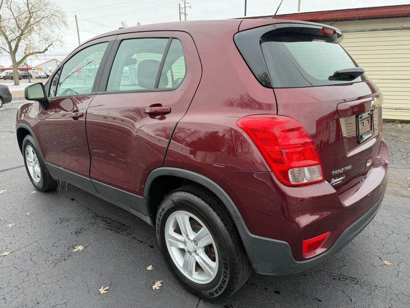2017 Chevrolet Trax LS photo 3