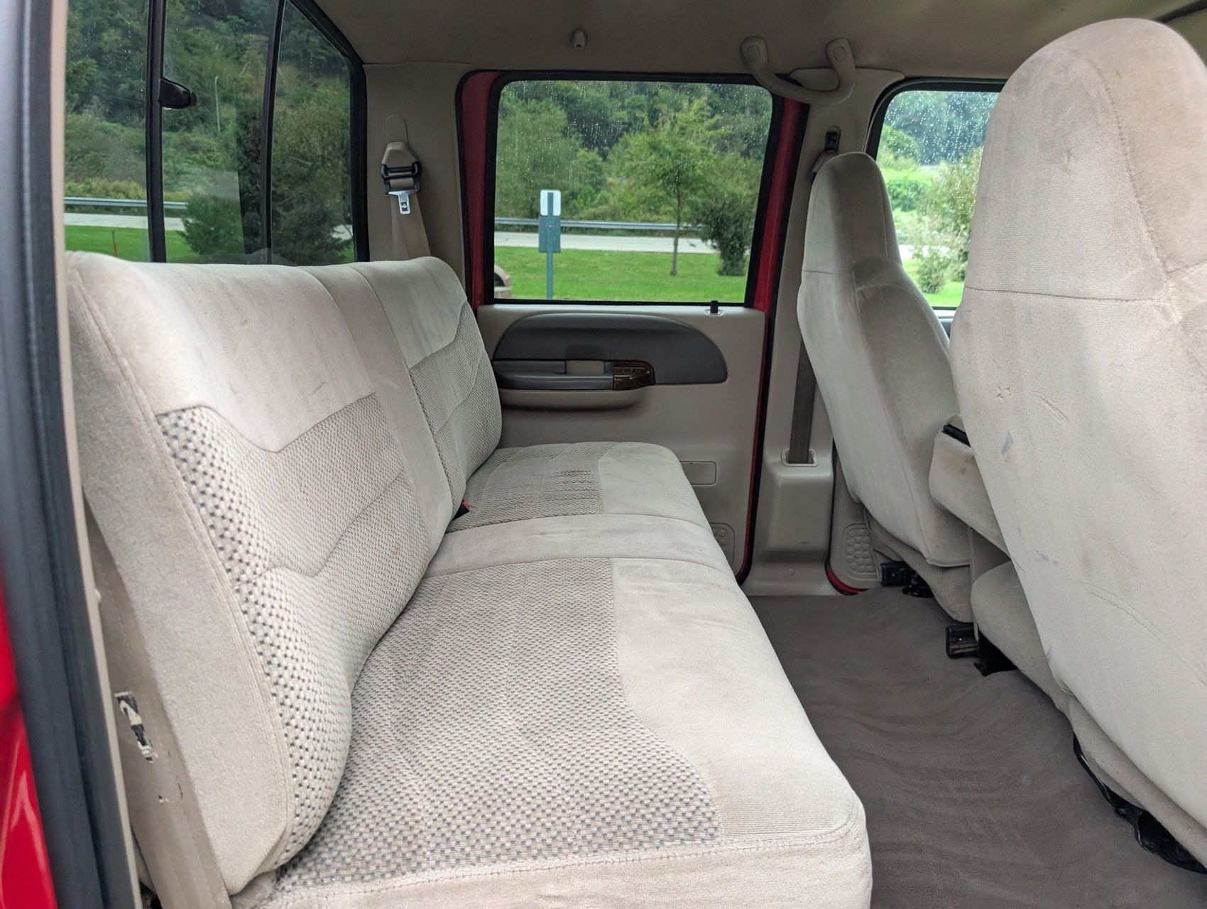 2001 Ford F-550 157