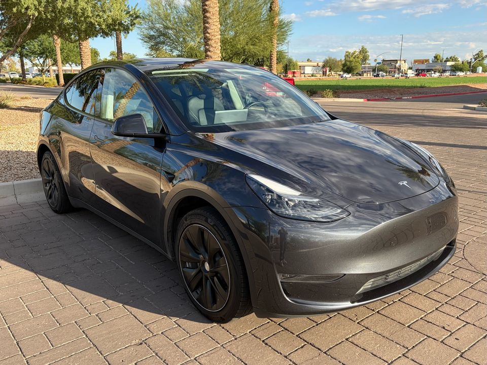 2024 Tesla Model Y RWD