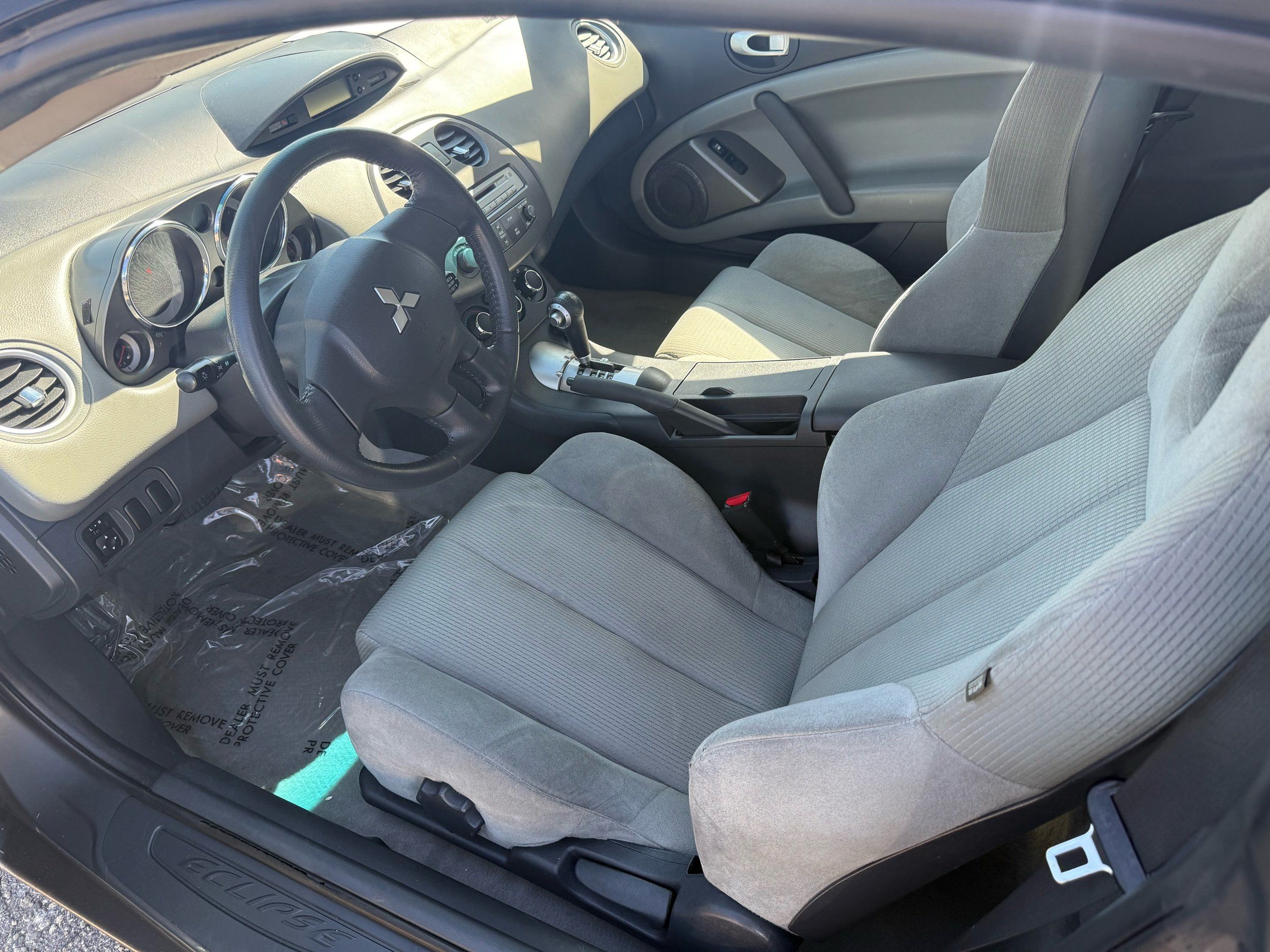 2006 Mitsubishi Eclipse GS photo 9