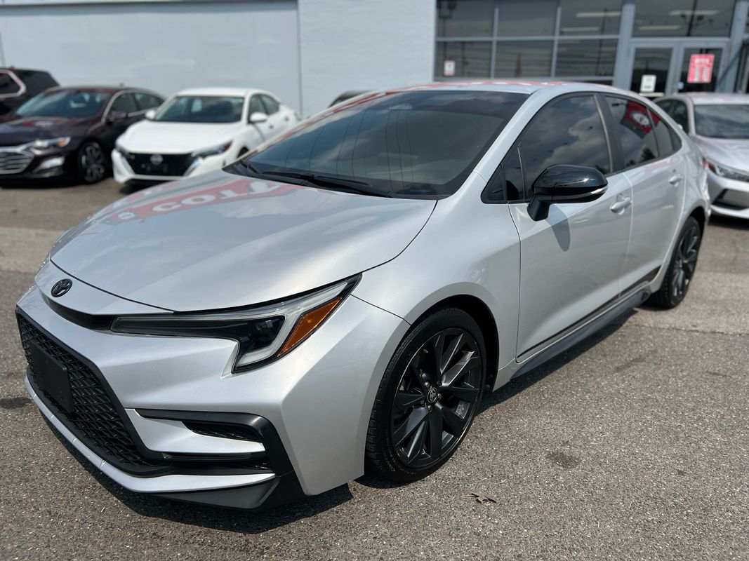 2023 Toyota Corolla SE's photo