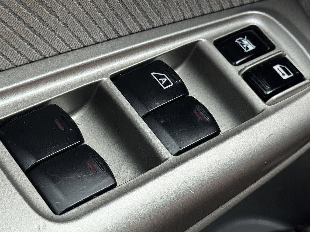 2009 Subaru Forester X Premium photo 13