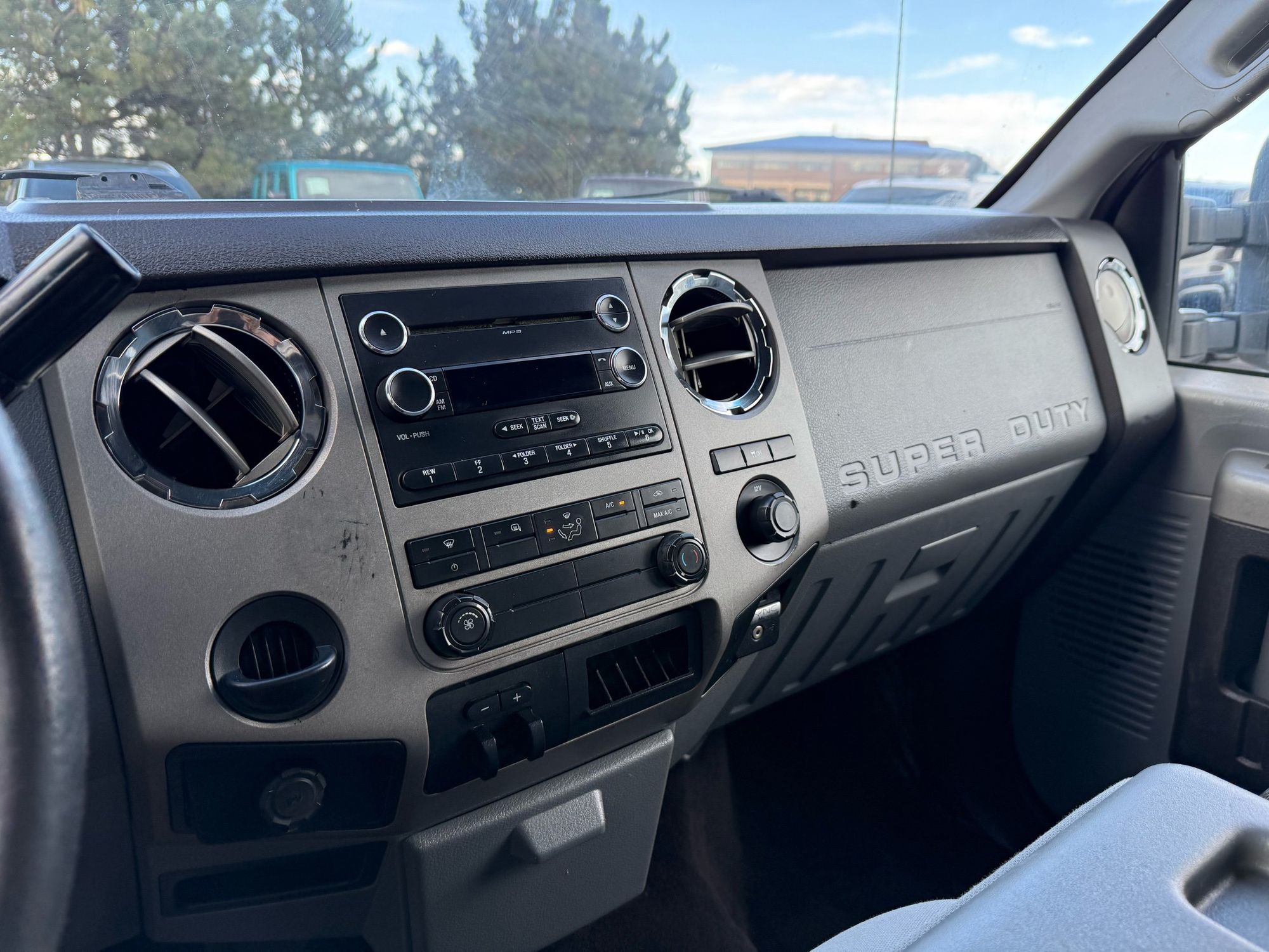 2014 Ford F-350 XLT photo 23