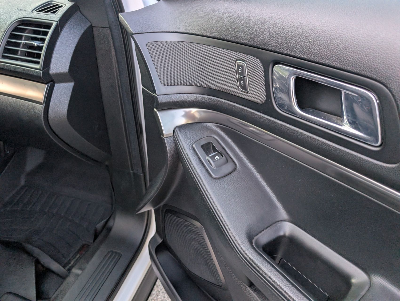 2018 Ford Explorer 45