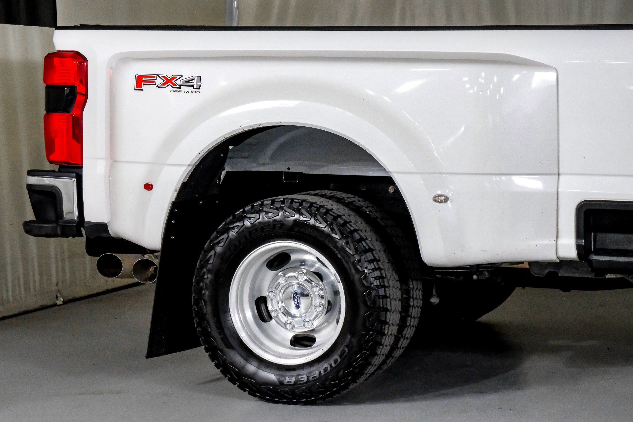 2024 Ford F-350 Lariat photo 3