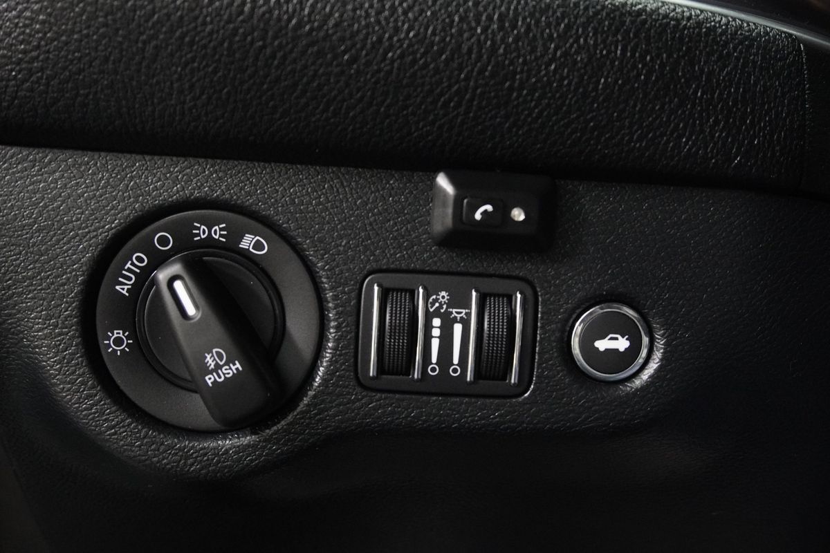 2018 Dodge Challenger SXT Plus