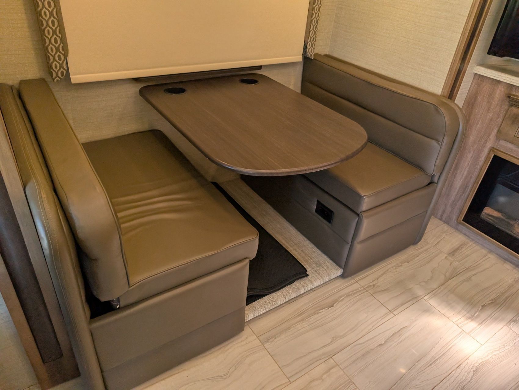 2019 Jayco Embark 160