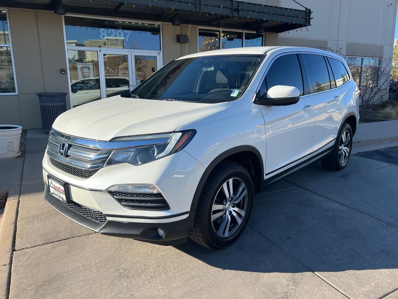 2017 Honda Pilot EX photo 2