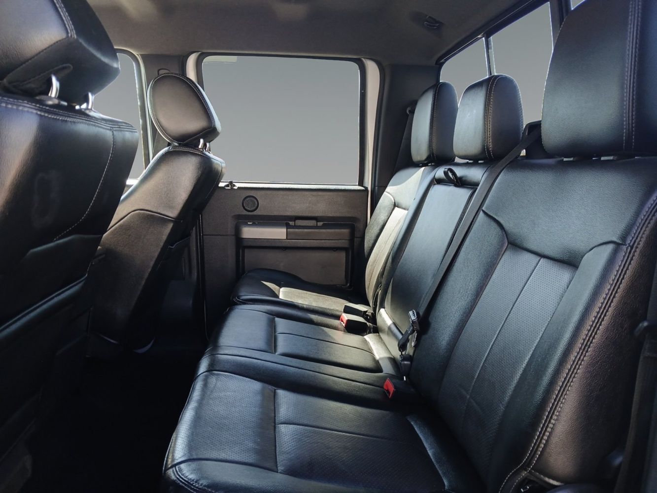 2016 Ford F-350 Lariat photo 13