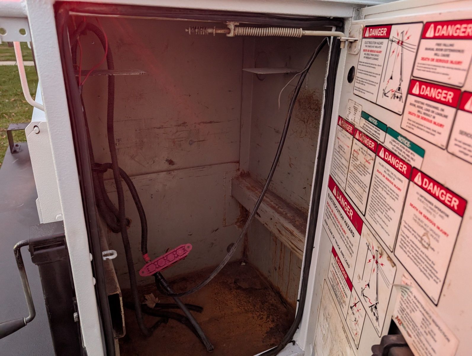 2012 Ford F-550 Super Duty 27