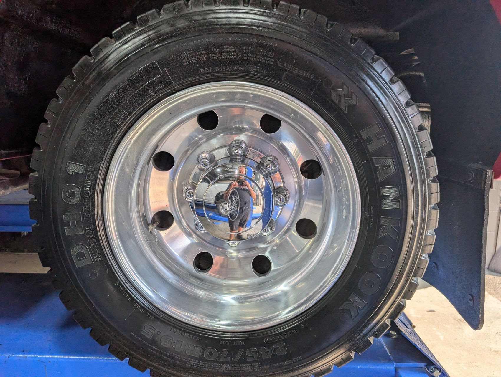 2001 Ford F-550 238
