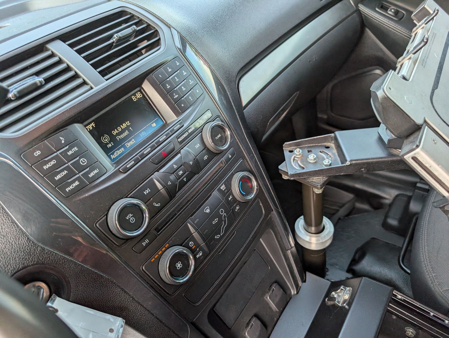 2018 Ford Explorer 28