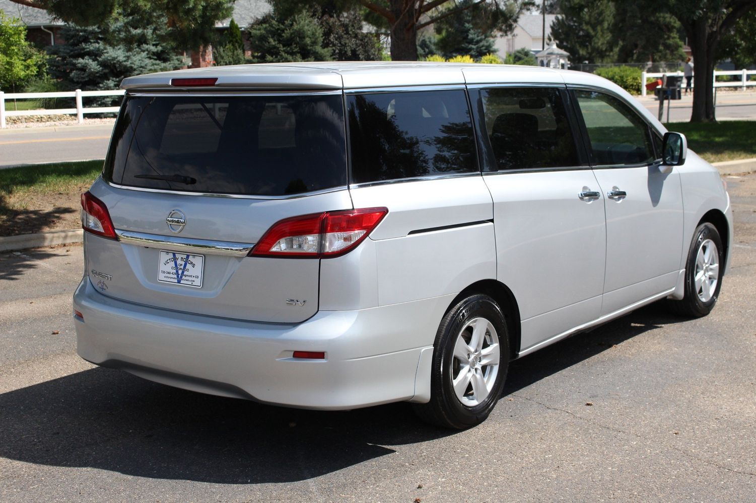 2011 Nissan Quest Pictures