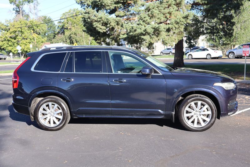 エンダモロジー 2016 Volvo XC90 T6 Momentum | Victory Motors of Colorado