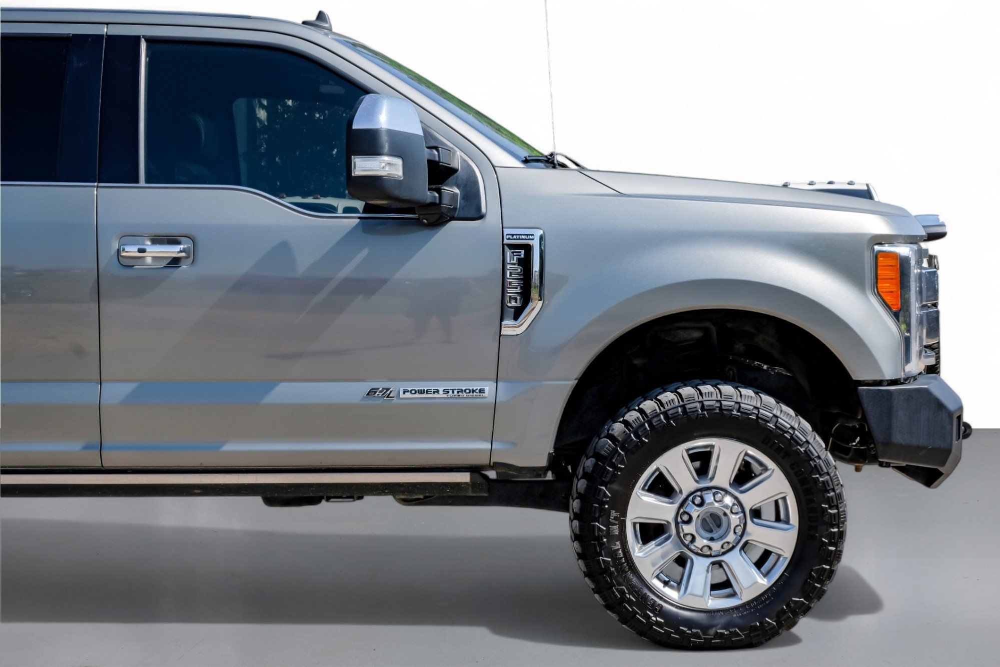 2019 Ford F-250 Platinum photo 2