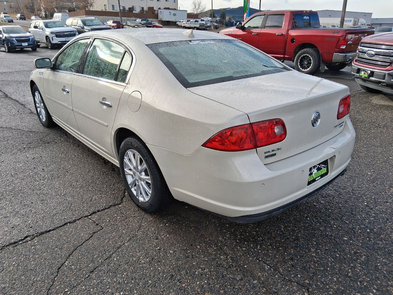 2011 Buick Lucerne CXL photo 2