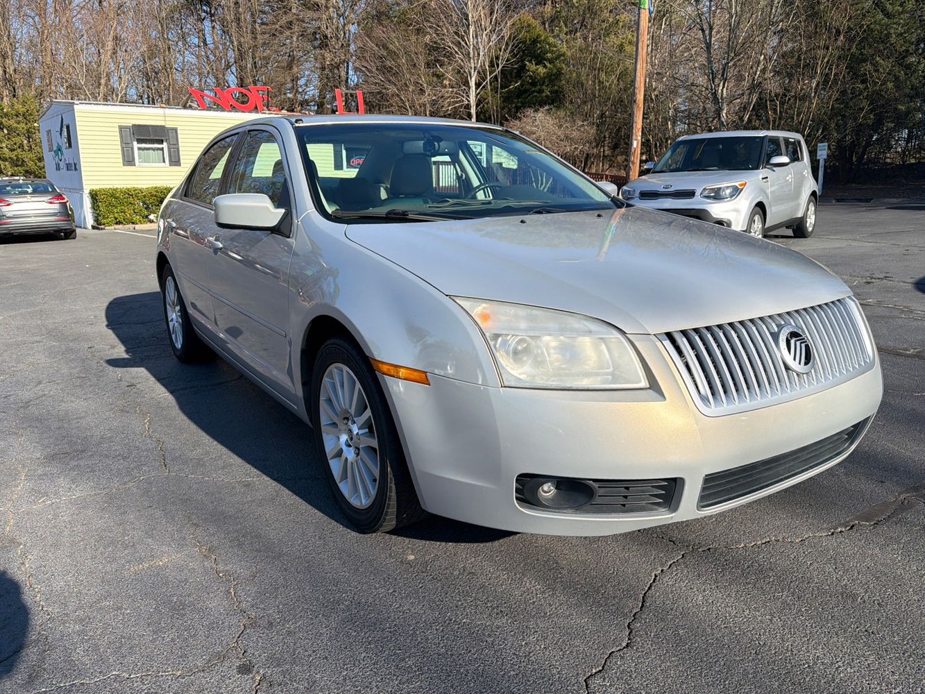 2009 Mercury Milan Premier's photo