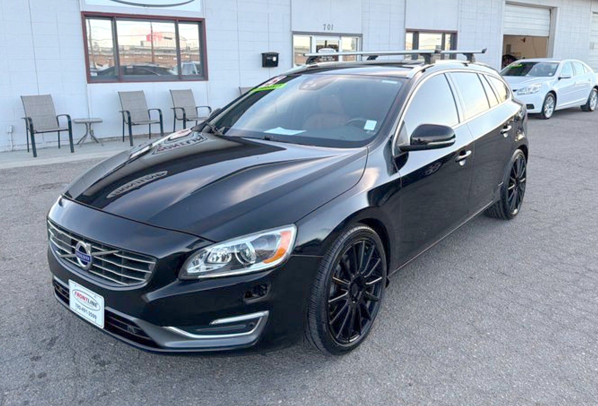 2015 Volvo V60 T5 AWD Platinum's photo