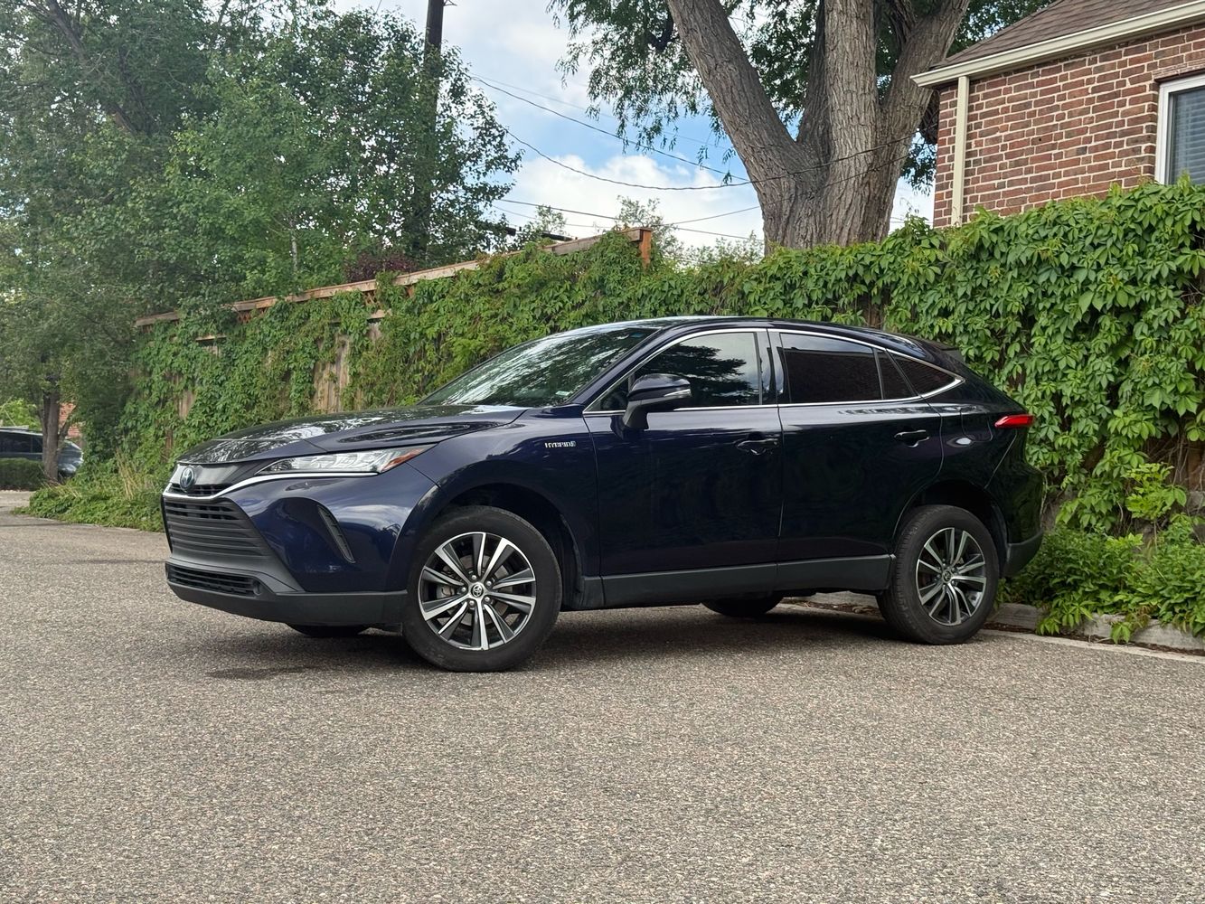 2021 Toyota Venza LE Hybrid AWD's photo