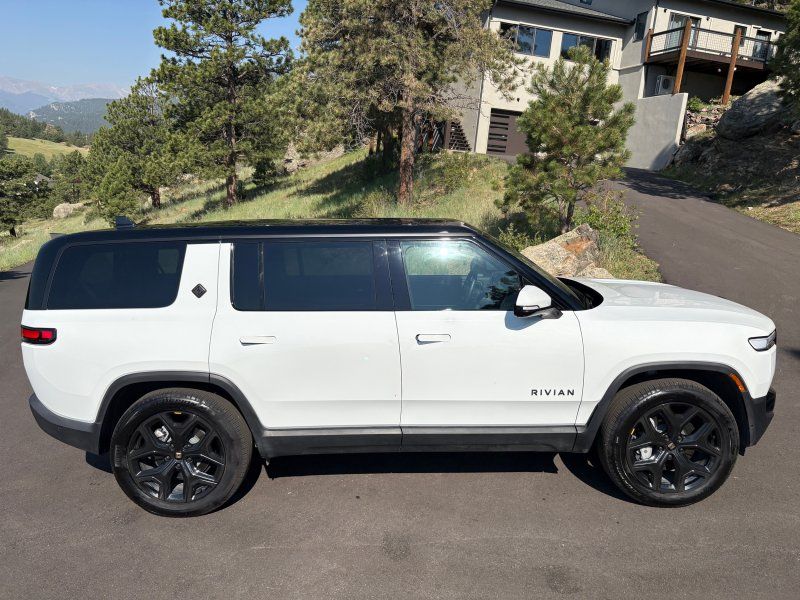 2025 Rivian R1S Adventure - Photo 15