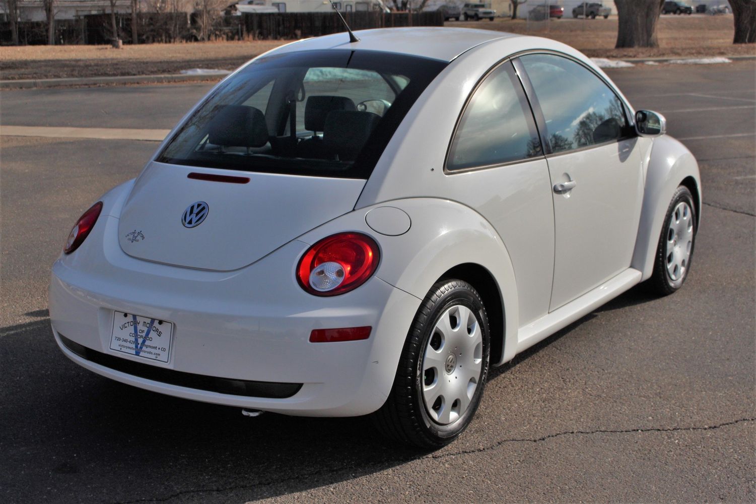 2010 Volkswagen New Beetle Base PZEV Victory Motors of