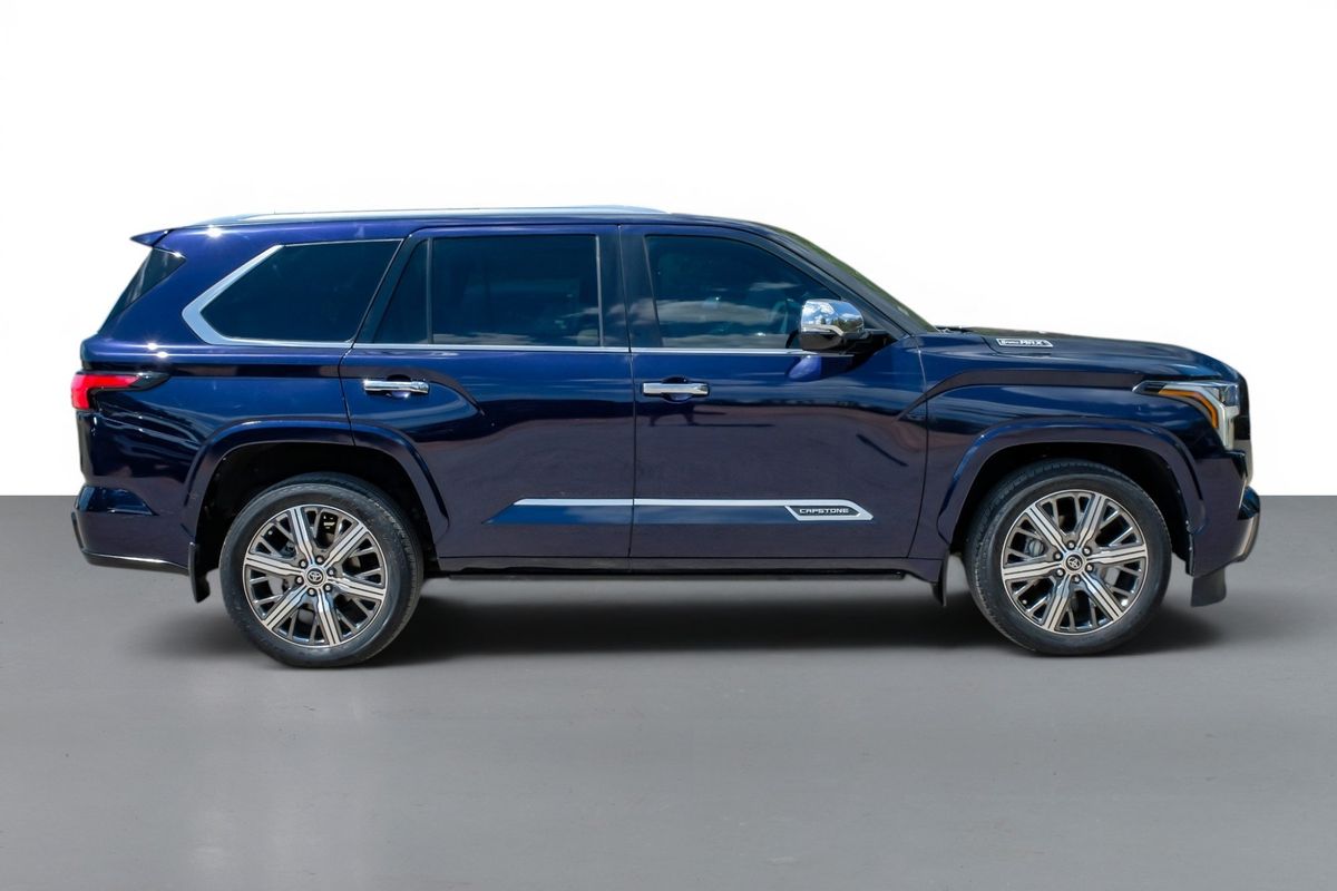 View vehicle photo 5