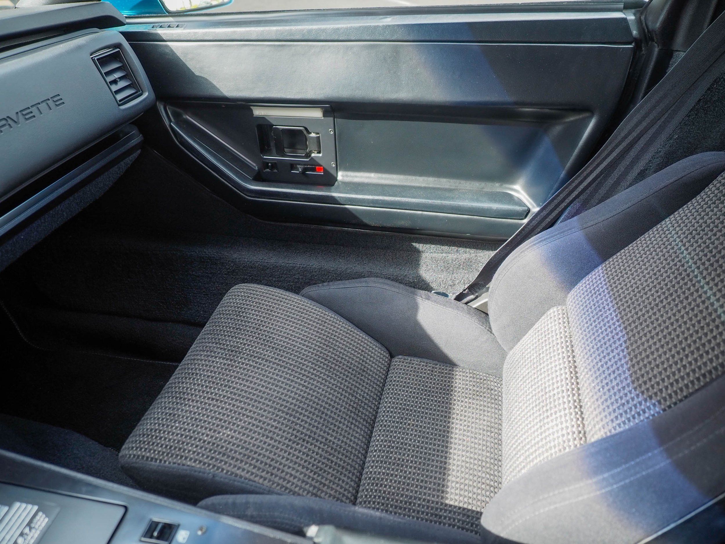 1988 Chevrolet Corvette Blue Coupe